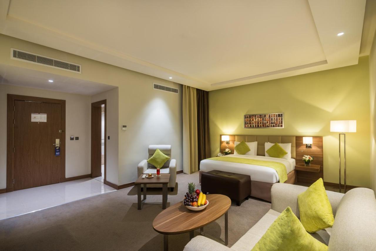 Mena Hotel Табук Екстер'єр фото