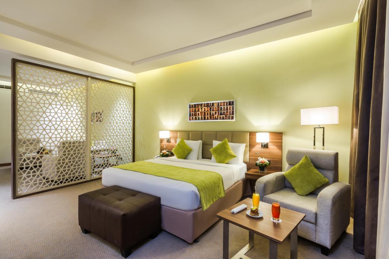 Mena Hotel Табук Екстер'єр фото
