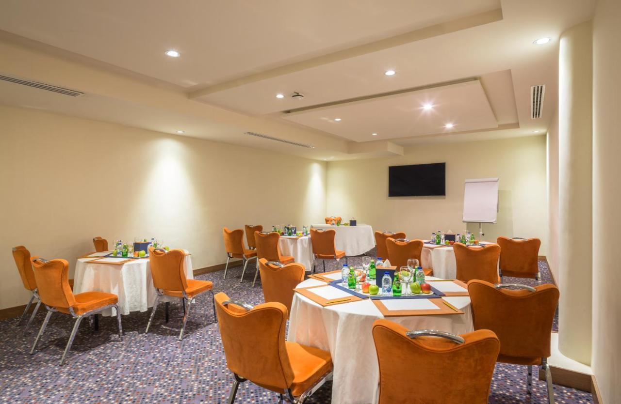 Mena Hotel Табук Екстер'єр фото
