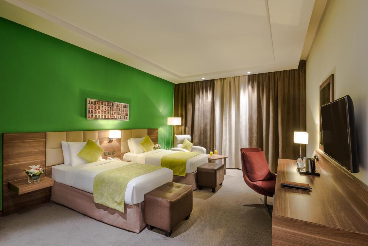 Mena Hotel Табук Екстер'єр фото